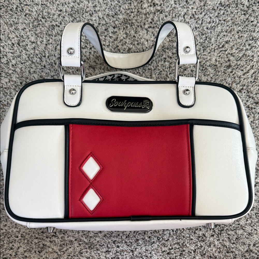 Sourpuss White and Red Retro Vinyl Bowling Bag - Picture 9 of 9